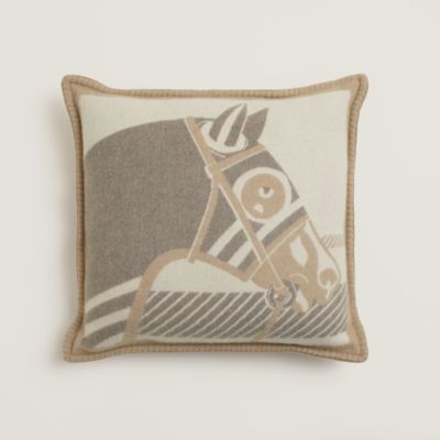 クッション 《Hオリゾン》 MM | Hermès - エルメス-公式サイト
